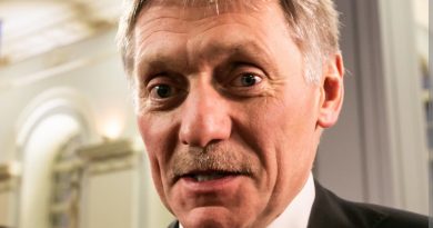 Наляканий Песков вийшов від Путіна і оголосив: “Українці, ми вирішили, якщо ви виконаєте наші вимоги,то страждання мирного населення відразу зупиниться”