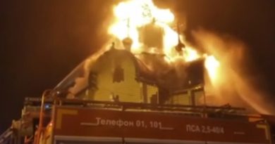 Це знак! На Росії вщент вигоріла церкву, в якій благословляли російських військових на війну… Відео