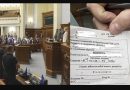 Просто під час засідання! Прийшов представник військкомату та вручив повістки депутатам, які були присутні на сесії та меру Броварів. ВІДЕО