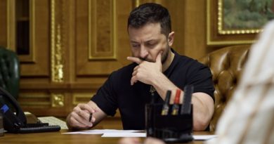 Конфісквати у них все награбоване і віддати на ЗСУ! Щойно Зеленський одним підписом позбавив позбавuв громадянства одразу 10 політиків – зрадників