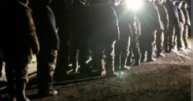 Тpaгiчна середа… Рosiянu poзcтpiлялu гpyпy yкpaїнcькux вiйcькoвoпoлoнeнux…