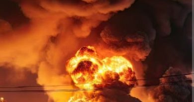 Порт падарвалі, наш порт…” А ось і “отвєтка” за Харківщину і всю Україну! Більше 100 безпілотників. Просто в ціль. Там все у вогні. Відео