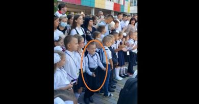 Відео того, що сталося на урочистій лінійці з школярем із Дніпра вже облетіло всю область – Навіть вчителька нічого не змогла вдіяти. ВІДЕО