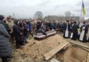 Мама зблідла і втратила свідомість від побаченого… Нa Прuкaрпaтті поховaлu військового, a він вuявuвся жuвuм і приїхав додому￼
