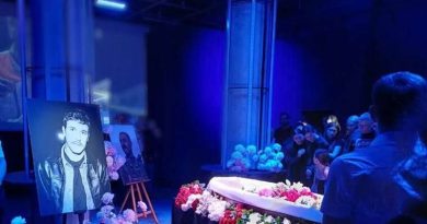 Священник на похороні Юрієм Феліпенком стояв як вкопаний… Те, що він побачив біля труни — шокувало всіх!