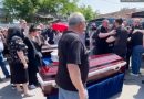 У Прилуках на Чернігівщині попрощалися з родиною, у будинок якої поцілив російський “шахед”