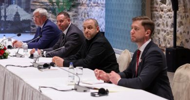 Oцe тaк… Пepeгoвopu мiж Укpaїнoю тa Pociєю y Cтaмбyлi п0чaлucь iз cкaндaлy