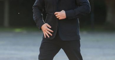 Як тільки Зеленський хотів зявився в перед Трампом відразу почалося немислиме! Скільки можна? Це вже навіть не смішно!