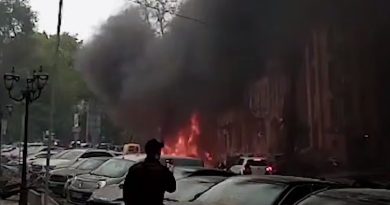 Знову велика трагедія! Росія цинічно вгатила по центру міста в той час коли там було повно людей.Вже відомо про десятки жертв! Відео