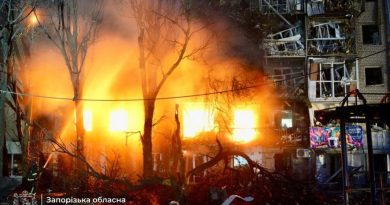 Вся багатоповерхівка у вогні! Числені жертви.  Мешканці вистрибують з вікон. Відео