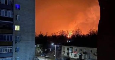 Військова частина разом із особовим складом і боєприпасами злетіла в повітря. Відео