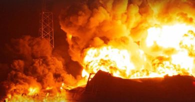 Субота закінчується великою трагедією. Очевидці зазняли останні секунди перед прильотом.