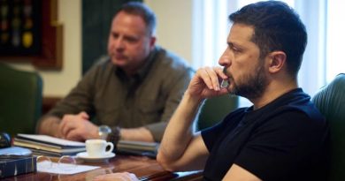 Зеленський звільнив з посади керівника Офісу президента Андрія Єрмака