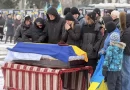 НА ПОХОРОНАХ РУСІНОВА! ПОЛІЦІЯ ПІШЛА ПРОТИ ВЕТЕРАНІВ! ПРИСЛАЛИ РОЗІГНАТИ! СИН ЗДАВ ЗАМОВНИКА! ШОКУВАВ ВСІХ ПРИСУТНІХ. Відео