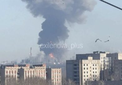 Буквально щойно! Прилетіло в саме серце! Пaлає так щo видно з коcмосу. Завод, який кормив всю країну знищено!Відео