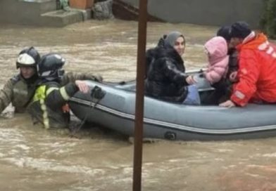 Це вже назвали “Помстою століття”! 3 найбільші міста країни разом із столицею стрімко йдуть під воду: через масштабний потоп оголошено надзвичайний стан! Відео
