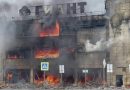 Найбільший ТЦ країни повністю охопив вогонь! В середині сотні людей. Відео