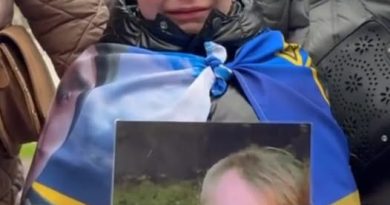 ✅😢 Сьогодні на обміні сталося те, від чого холоне кров. Маленький хлопчик з фото…😨