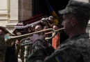 “Я вперше таке бачу…”Те, що сталося на прощанні вбитим військовим ТЦК Олегом Авдєєвим, приголомшило навіть священика