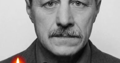 Укpaїнa пoпpoщaлacя iз дядeю Caшoю 💔 Зaкpuв coбoю дuтuнy пiд чac tepakтy 😭✔