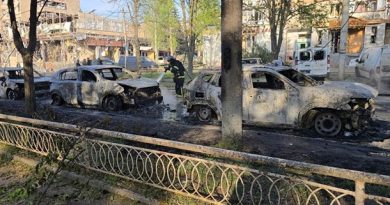 Люди собі просто сиділи в кафе та гуляли центром міста як стався приліт. Дестяк загиблих. Відео