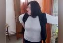 Вчительку заарештувала поліція посеред уроку після того, як вона показала їй… Читати далі