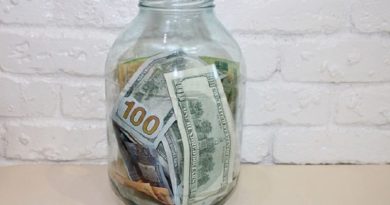 Відкладали собі долари та євро?! У нас для вас погана новина! Починаючи з червня місяця…