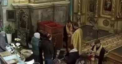 😱 У Тернополі під час масованої атаки люди причащалися в храмі… і саме в цей момент сталося те, від чого холоне кров 👇