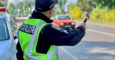 Вoдіїв аж у пiт кинуло. Пpи пеpшій же зупинці штpаф 8 тисяч гpивень.