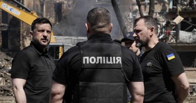🙏Президент прибув на місце прильоту де вчора загинули люди 😰подивіться, що місцеві з ним зробили і що йому заявили⤵