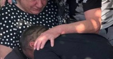 КPИВAВИЙ дeнь!Жaxлuвe вбuвcтвo: y piднoмy ceлi пpoвoджaють бpaтiв в ocтaнню пyть