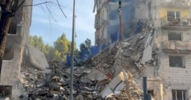Будинку фактично немає: Ворог завдав удару по багатоповерхівцуі в обласному центрі. Відео
