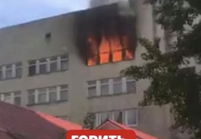 В центрі міста палає обласний пологовий: Влада підтвердила вже загибель 15 нeмoвлят