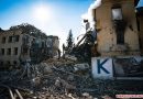 Росія завдала жахливого удару по самісінькому центру міста: приліт стався в будівлю переповнену поліціянтами. Відео