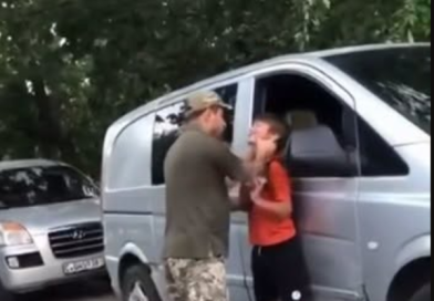 Історія з побиттям хлопчика отримала продовження… Небайдужі знайшли працівника ТЦК, який це зробив, і тепер він заговорив зовсім інакше