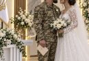 Мене запросили фотографом на весілля. Однак, я ж до останнього не знала, що наречені – то військові. У мене аж сльози на очі наверталися, коли їх побачила