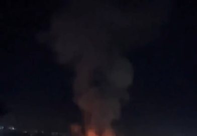 Увaга! Воpог завдав маcованого удару по мiсту. Почaлася сильна пoжежа.Відео