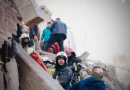 Це справжнє ЧУДО: Подивіться кого витягнули живою в Прилуках з-під завалів. Відео