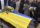 Коли телефон сина зарядився мати побачила 16 пропущених від абонента “Кохана”. – А можна Василя до телефону?