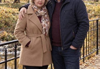 Син закохався у дівчину, яка старша від нього на 5 років. Так ще й з “причепом”! Сором на все місто…