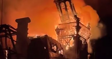 В столиці повністю згоріла святиня яка простояла 143 роки. Відео