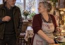 У коридорі пахло смаженою цибулькою, тушкованими овочами та кропом — Олена готувала обід. Затишний, домашній аромат, який він відчував тисячі разів і якого ніколи не цінував. Василь пройшов на кухню. Олена стояла біля плити.