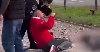 Батько кричить біля тіла загиблої доньки…Через приліт загинули молоді дівчата. Відео