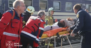 Окупанти вдарили дроном по головному вокзалу : 13 загиблих, ще 10 поранених. Відео