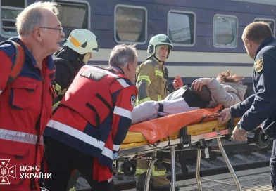 Окупанти вдарили дроном по головному вокзалу : 13 загиблих, ще 10 поранених. Відео