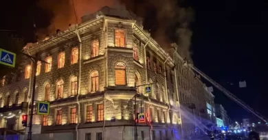 Пітер у Вогні: Горить найбільший в місті Маєток ТОП чиновника. Відео