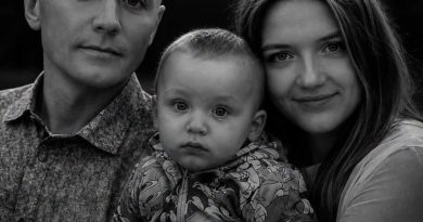 1,5-річний Кирило, його мама Дарʼя, 23 роки, його тато Олександр Максюта, 32 роки…